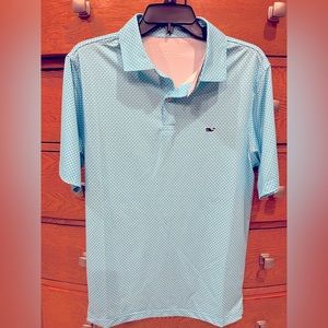 VINEYARD VINES NEW LIGHT BLUE PERFORMANCE POLO (CHECK FOR MORE IN MY CLOSET)